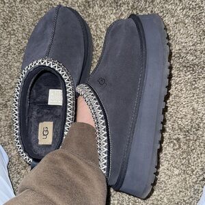 UGG NAVY Slip-On Shoes